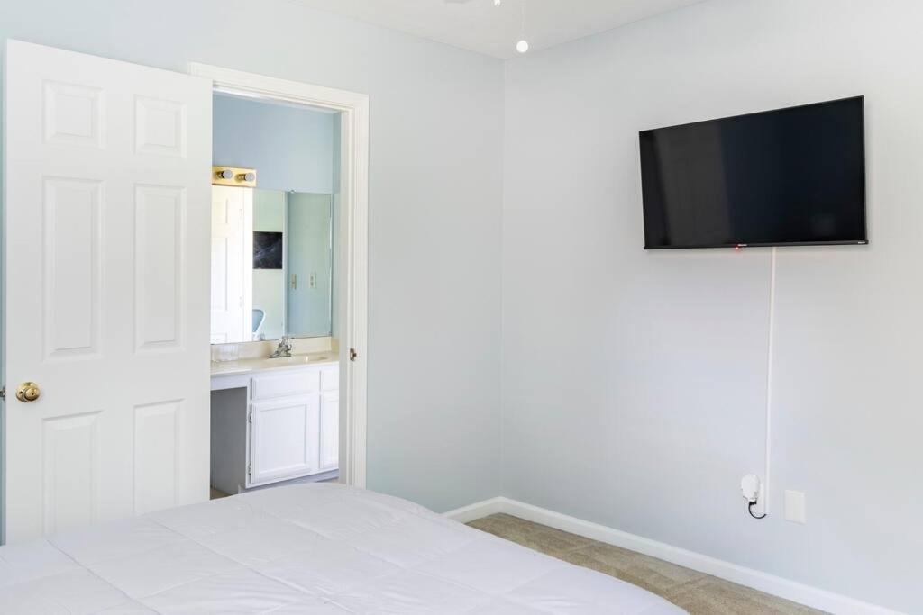 King Bed_cozy Urban Retreat-central Holiday home *